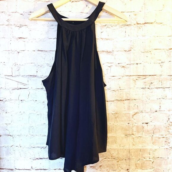 Torrid halter swing blouse handkerchief hem - Picture 4 of 8